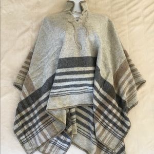 **RARE** Lauren Ralph Lauren Poncho Wrap Sweater